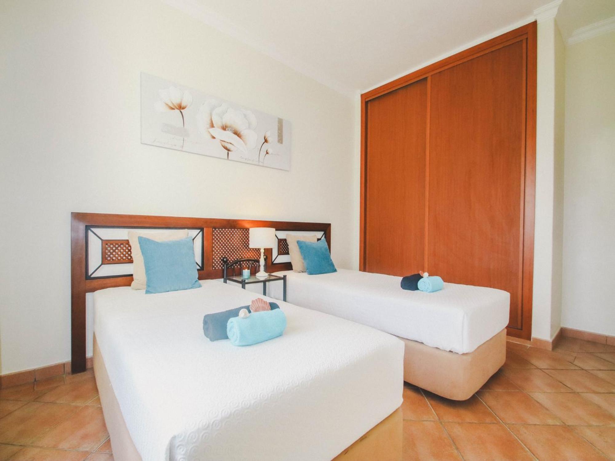 Charming With Pool * Albufeira
